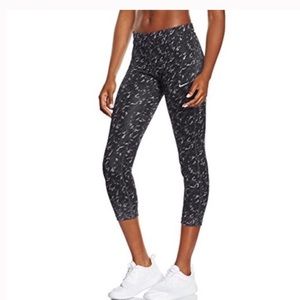 Pro essential leggings.